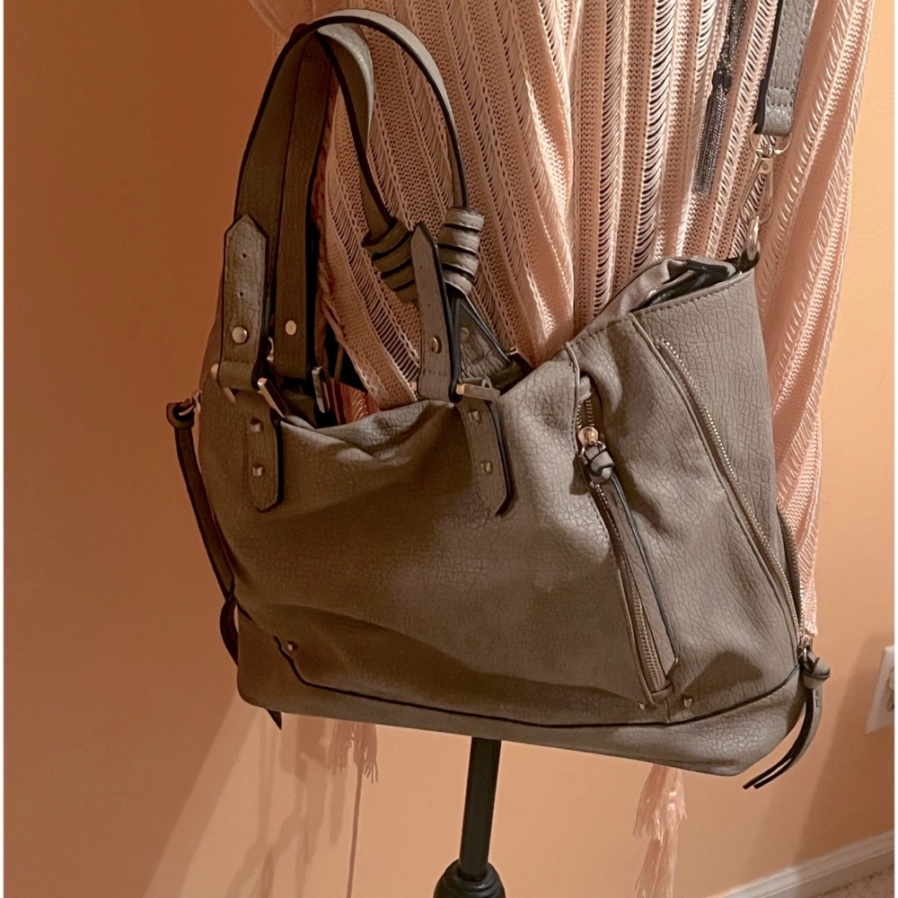 Large Maurices Purse. Tan/grayish pebbled color